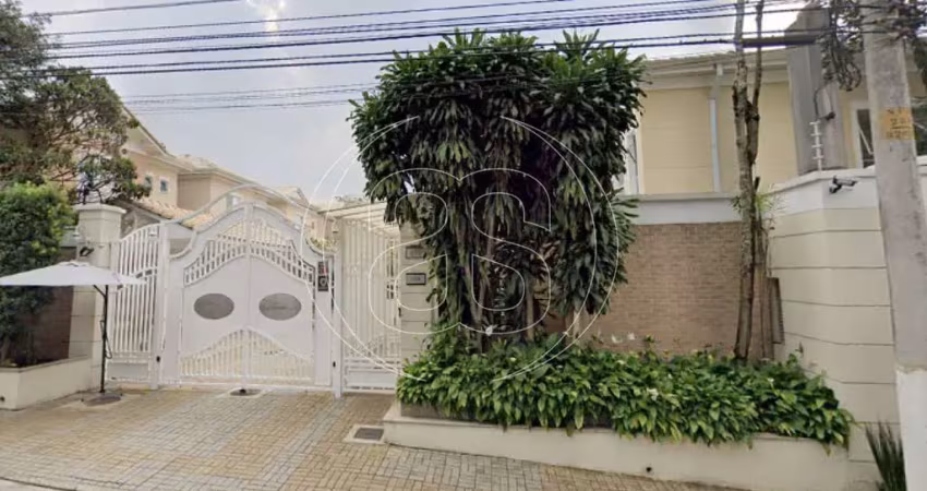 Casa de condomínio na região de chácara monte alegre, com 338m², 3 dormitórios e 3 suítes!