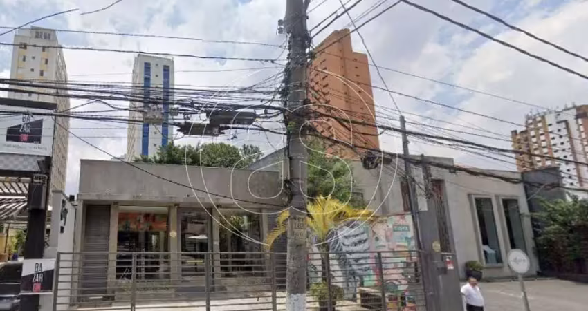 Casa comercial na região de moema pássaros, com 390m², 6 salas e 4 banheiros!