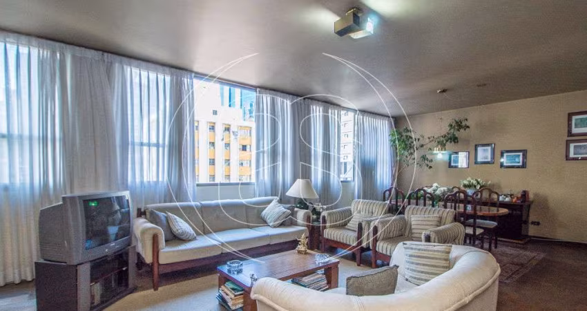 Apartamento de 3 quartos, 198m² à venda no Jardim Paulista