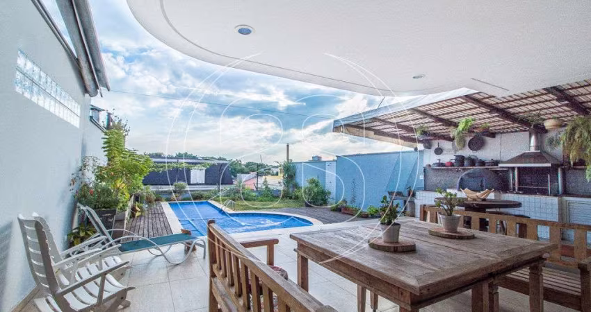 Palacete com 594m² úteis