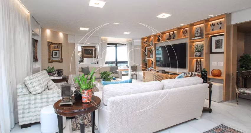 Apartamento em Moema, 268 M úteis; 4 vagas - Junto ao Parque do Ibirapuera.