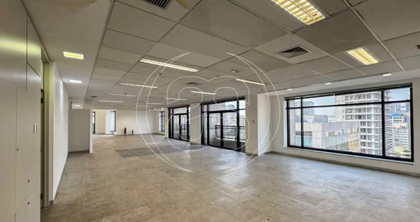Cobertura comercial no coração de moema com 17 vagas e 494m² !