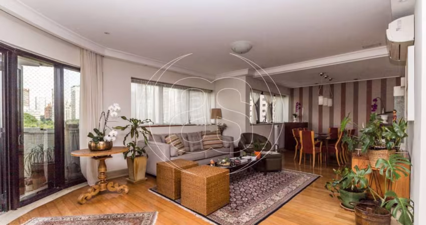 APARTAMENTO À VENDA EM MOEMA