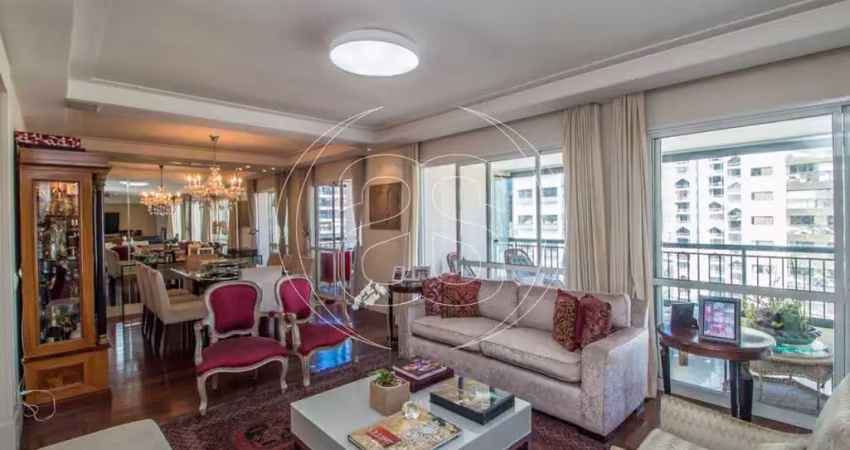 Apartamento altíssimo padrão, 250m² úteis, em moema nobre!!