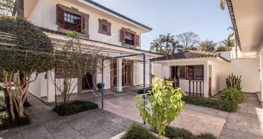 Linda casa para Venda na Região da Granja Julieta, 4 dormitórios sendo 4 suites.
