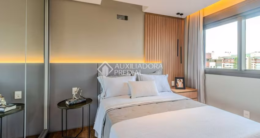 Apartamento com 3 quartos à venda na Rua Faria Santos, 687, Petrópolis, Porto Alegre
