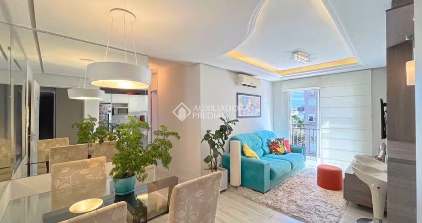 Apartamento com 3 quartos à venda na Avenida Otto Niemeyer, 1702, Camaquã, Porto Alegre