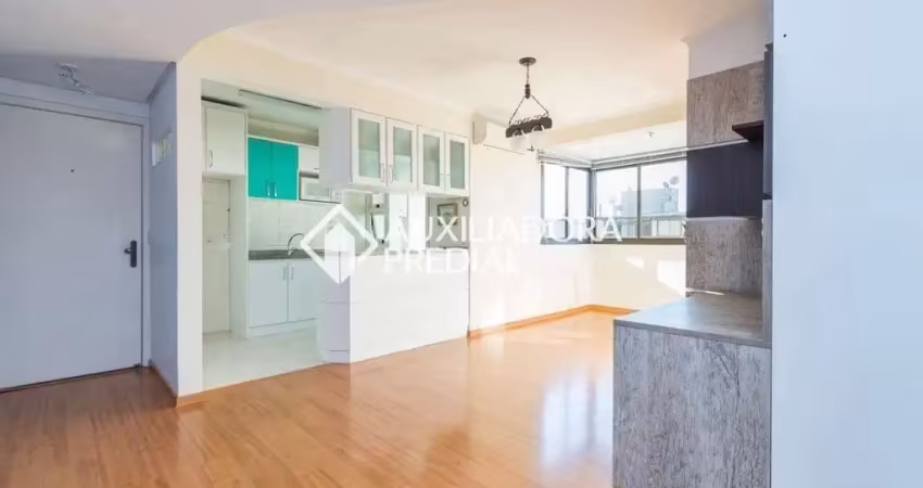 Apartamento com 2 quartos à venda na Rua Roque Calage, 566, Passo da Areia, Porto Alegre