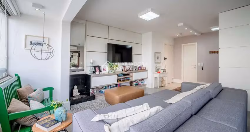 Apartamento com 3 quartos à venda na Rua Jari, 359, Passo da Areia, Porto Alegre
