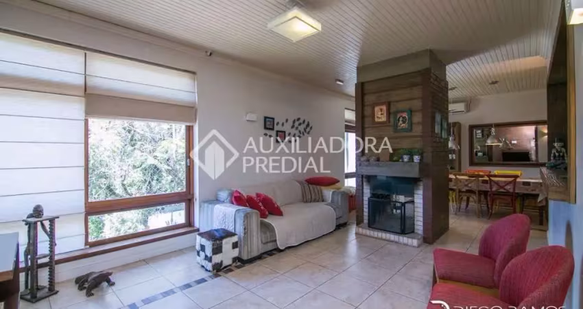 Casa em condomínio fechado com 4 quartos à venda na Rua Hipólito da Costa, 121, Santa Tereza, Porto Alegre