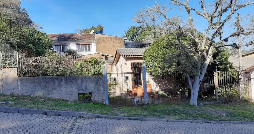 Casa com 3 quartos à venda na Rua Tijuca, 67, Medianeira, Porto Alegre