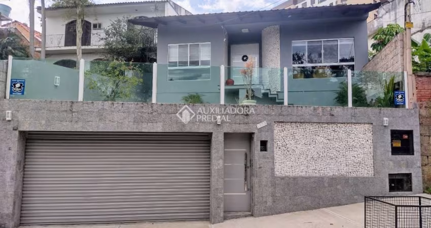 Casa com 3 quartos à venda na Rua Fernando Abbott, 1175, Cristo Redentor, Porto Alegre