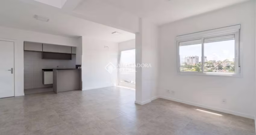 Apartamento com 2 quartos à venda na Rua Bezerra de Menezes, 623, Passo da Areia, Porto Alegre