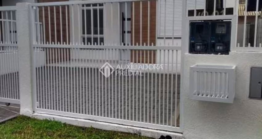 Casa com 2 quartos à venda na Rua Pelotas, 48, Centro, Imbé