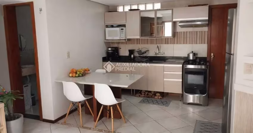Casa em condomínio fechado com 2 quartos à venda na Rua Santa Maria, 438, São José, Porto Alegre