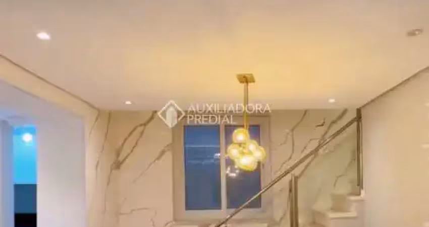Casa em condomínio fechado com 3 quartos à venda na Avenida Benno Mentz, 884, Vila Ipiranga, Porto Alegre