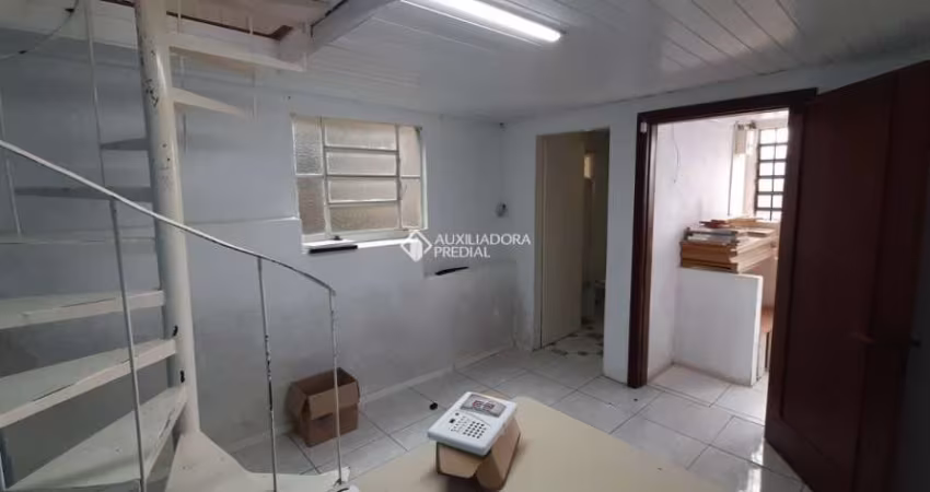 Casa com 3 quartos à venda na Rua Felizardo de Farias, 236, Medianeira, Porto Alegre