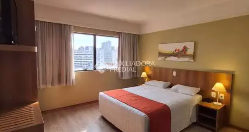 Flat com 1 quarto à venda na Rua Garibaldi, 153, Pio X, Caxias do Sul
