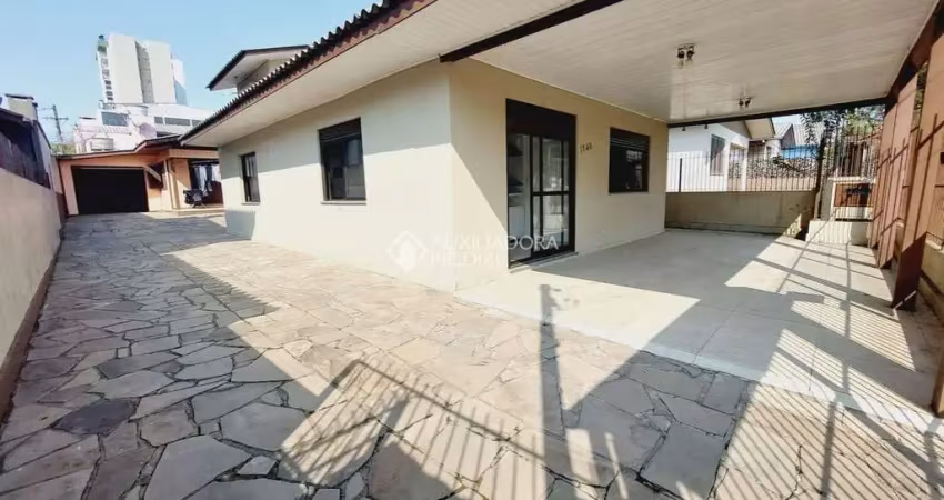 Casa com 3 quartos à venda na Rua Nestor Domingos Rizzo, 1348, Desvio Rizzo, Caxias do Sul