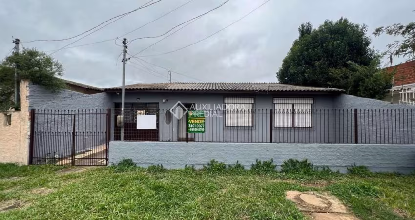 Casa com 3 quartos à venda na Sílvio de Freitas Remédio, 528, Parque 35, Guaíba