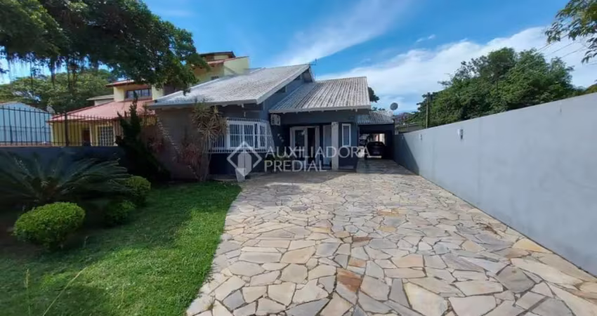 Casa com 3 quartos à venda na Avenida Brasil, 139, Alegria, Guaíba