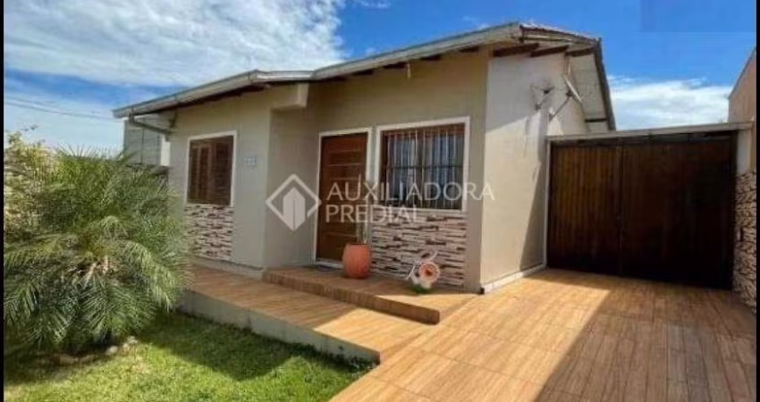 Casa com 3 quartos à venda na Rua Cruz Alta, 180, Jardim dos Lagos, Guaíba