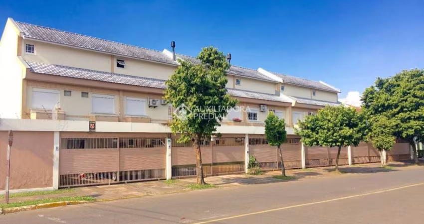 Casa em condomínio fechado com 4 quartos à venda na Rua Vereador Antônio Ferreira Alves, 570, Centro, Canoas