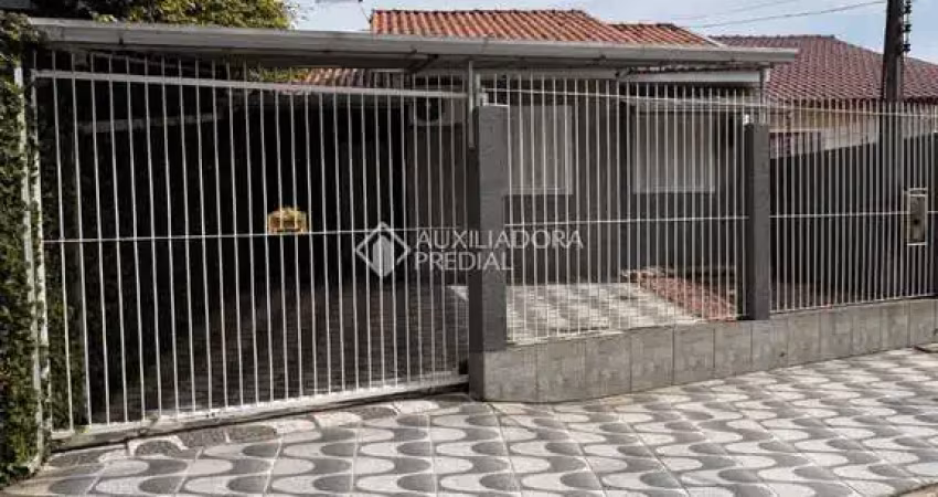 Casa com 2 quartos à venda na Rua João de Azevedo Barbosa Filho, 18, São José, Canoas