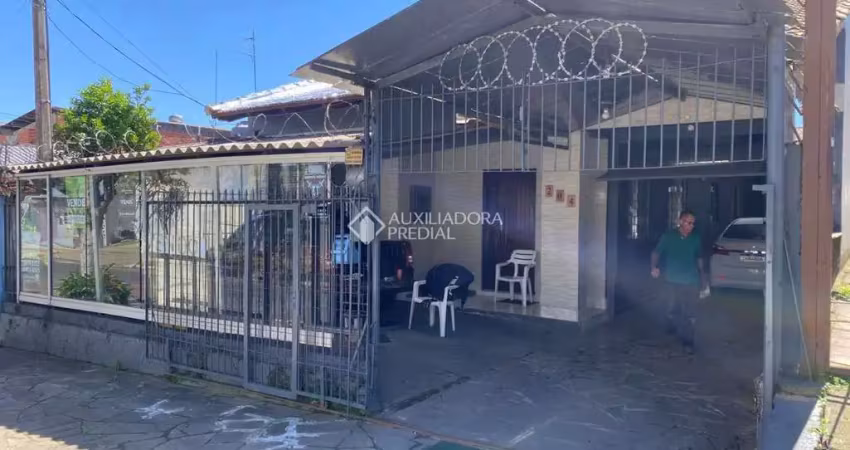 Casa com 3 quartos à venda na Barão de Santo Ângelo, 204, Centro, Canoas