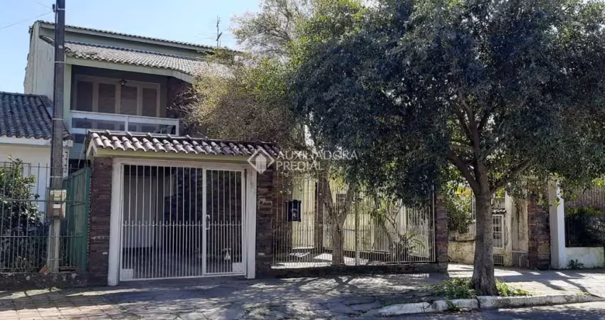 Casa com 5 quartos à venda na Rua Campos Sales, 218, Niterói, Canoas