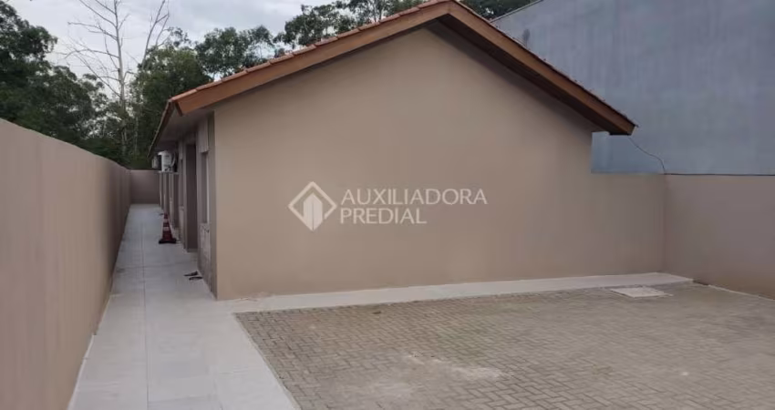Casa em condomínio fechado com 2 quartos à venda na Avenida Doutor Sezefredo Azambuja Vieira, 5995, Olaria, Canoas