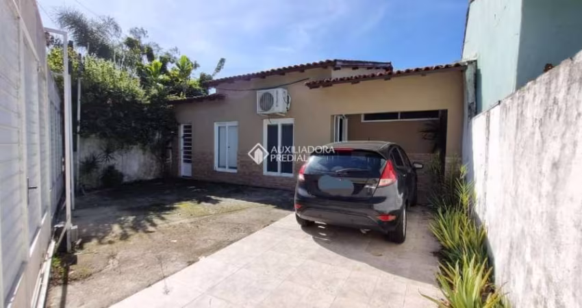 Casa com 3 quartos à venda na Avenida Professor Paula Soares, 1021, Jardim Itu Sabará, Porto Alegre