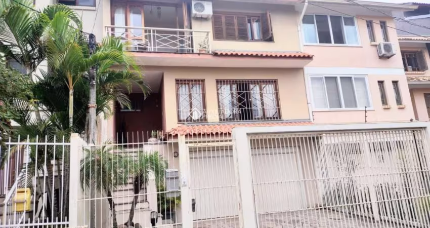 Casa com 3 quartos à venda na Rua Professora Thereza Noronha, 35, Espírito Santo, Porto Alegre