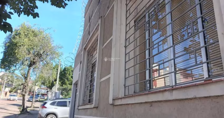 Casa com 3 quartos à venda na Rua General Gomes Carneiro, 603, Medianeira, Porto Alegre