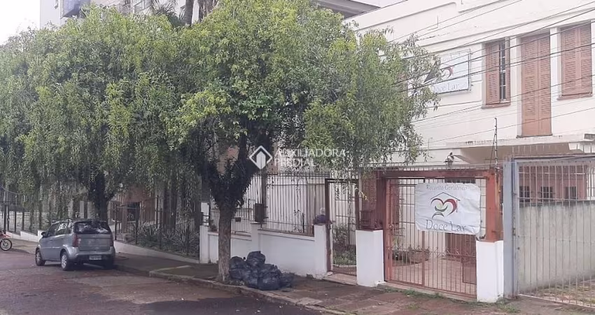Casa em condomínio fechado com 7 quartos à venda na Rua Afonso Pena, 44, Azenha, Porto Alegre
