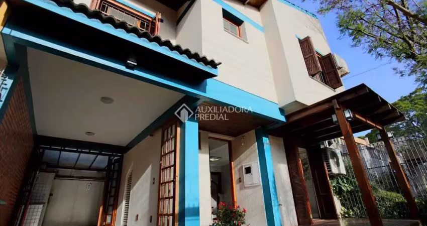 Casa com 3 quartos à venda na Rua Waldomiro Schapke, 730, Partenon, Porto Alegre