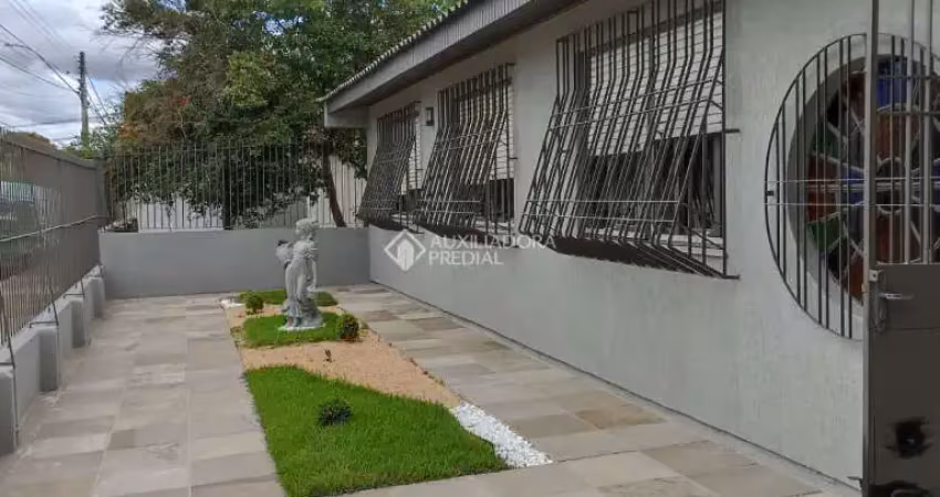 Casa em condomínio fechado com 3 quartos à venda na Rua Rodrigues da Costa, 240, Sarandi, Porto Alegre