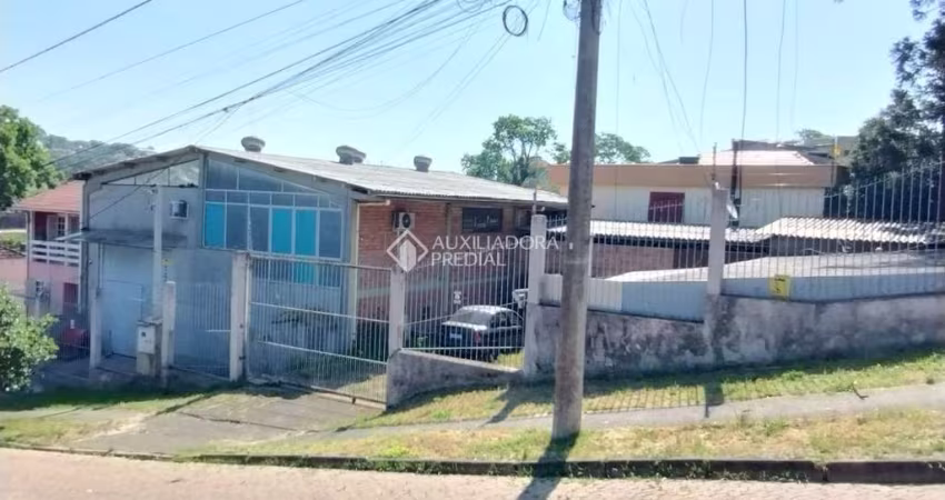 Prédio à venda na Rua Tijuca, 66, Medianeira, Porto Alegre