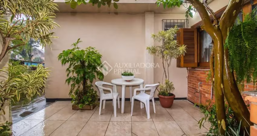 Casa com 3 quartos à venda na Rua Fátima, 314, Partenon, Porto Alegre