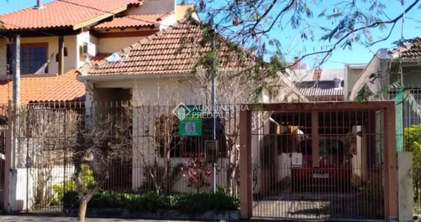 Casa com 2 quartos à venda na Rua Gomes Jardim, 527, Santana, Porto Alegre