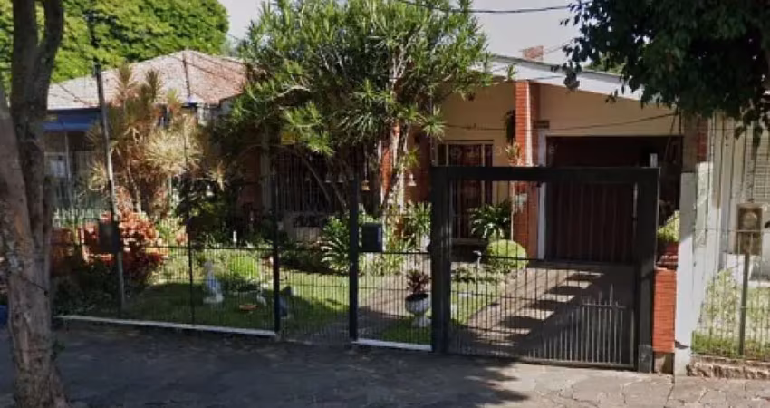 Casa com 3 quartos à venda na Rua Gaston Englert, 215, Vila Ipiranga, Porto Alegre