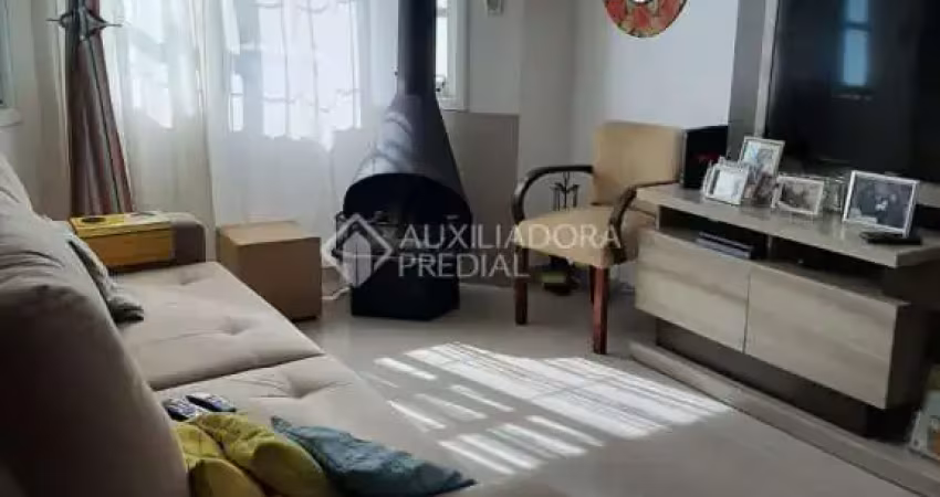 Casa com 3 quartos à venda na Rua Marcelo Küfner, 58, Hípica, Porto Alegre