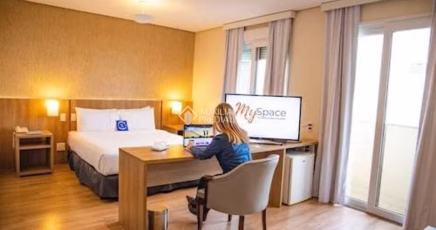 Flat com 1 quarto à venda na Avenida Borges de Medeiros, 3120, Praia de Belas, Porto Alegre