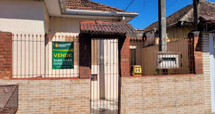 Casa com 2 quartos à venda na Rua Machadinho, 588, Rio Branco, Canoas