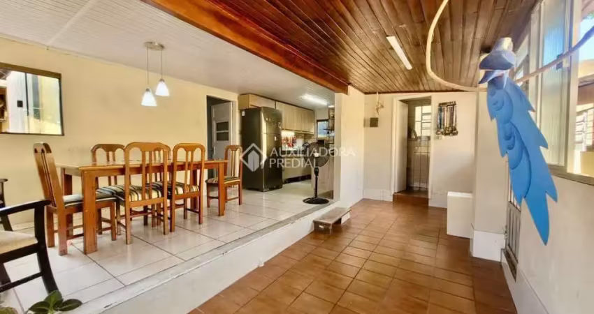 Casa com 4 quartos à venda na Avenida do Nazario, 181, Olaria, Canoas