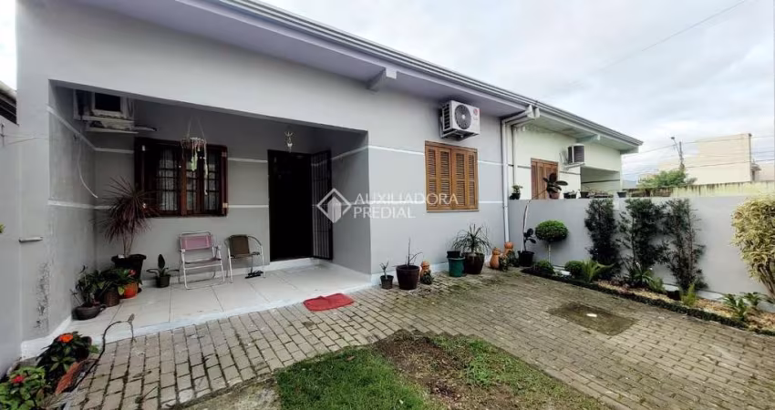 Casa com 2 quartos à venda na Rua das Canafístulas, 146, Igara, Canoas