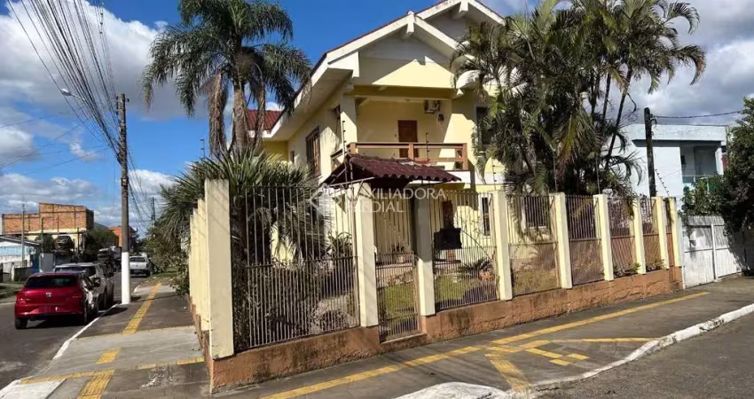 Casa com 3 quartos à venda na Guarulhos, 96, Parque Florido, Gravataí