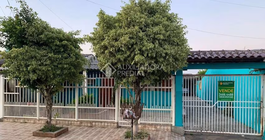 Casa com 4 quartos à venda na Quadra D Quatro B, 12, Guajuviras, Canoas