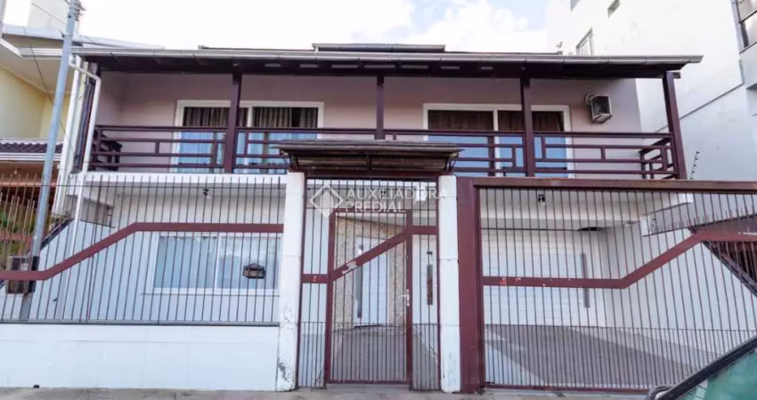 Casa com 4 quartos à venda na Rua Vereador Antônio Ferreira Alves, 927, Centro, Canoas