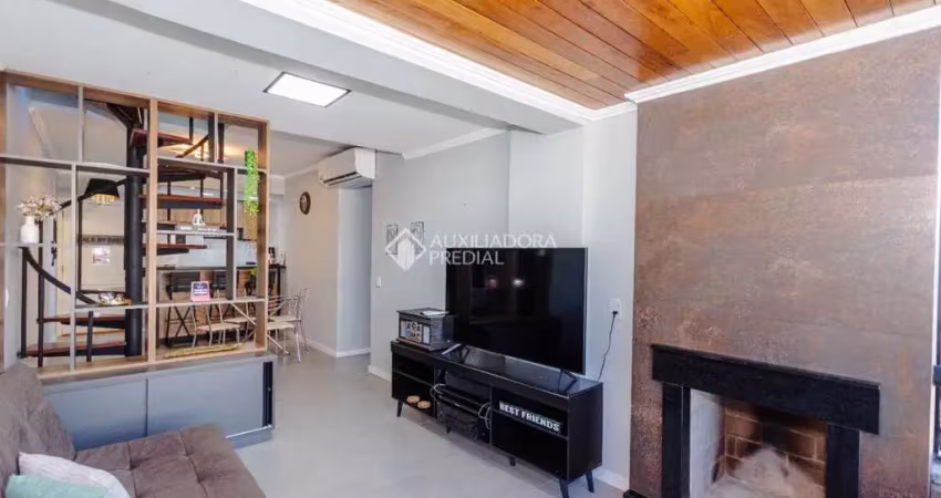 Apartamento com 3 quartos à venda na Rua Sapê, 410, Passo da Areia, Porto Alegre